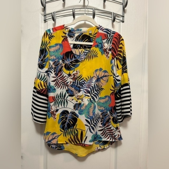 Valerie Stevens Tropical Stripe Boho Top With bell sleeves Women’s S preppy EUC - Picture 1 of 13